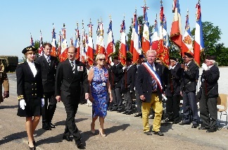 112 arbres plants  Esquay Notre Dame en prsence du Prince Edouard