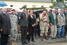 Les Vtrans et les militaires observent une minute de silence