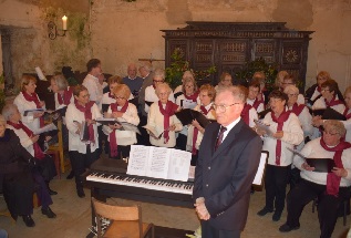 La chorale a interprt des chants de Nol