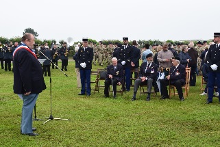 Pendant l’allocution du maire