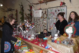 Les stand des parents d’lves proposait de la dco  petits prix