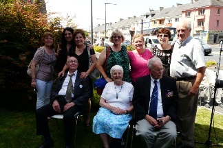 Avant la crmonie, une photo regroupe William C. Notley le Vtran amricain, Max